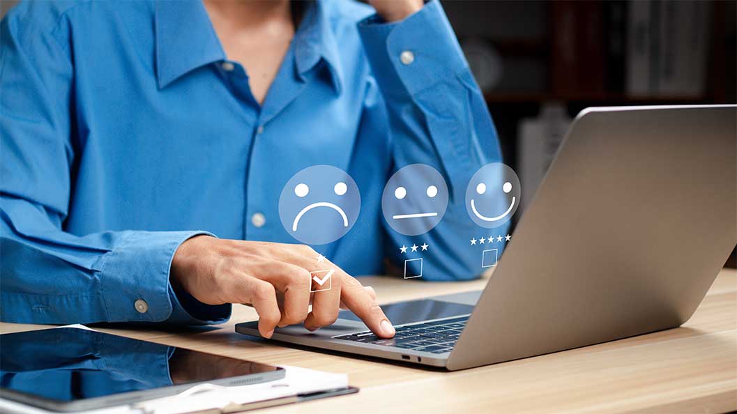 A person providing negative feedback online